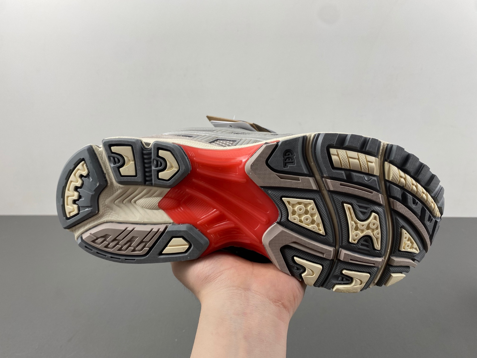 As*ic*s gel-kayano 14 1201a019-023