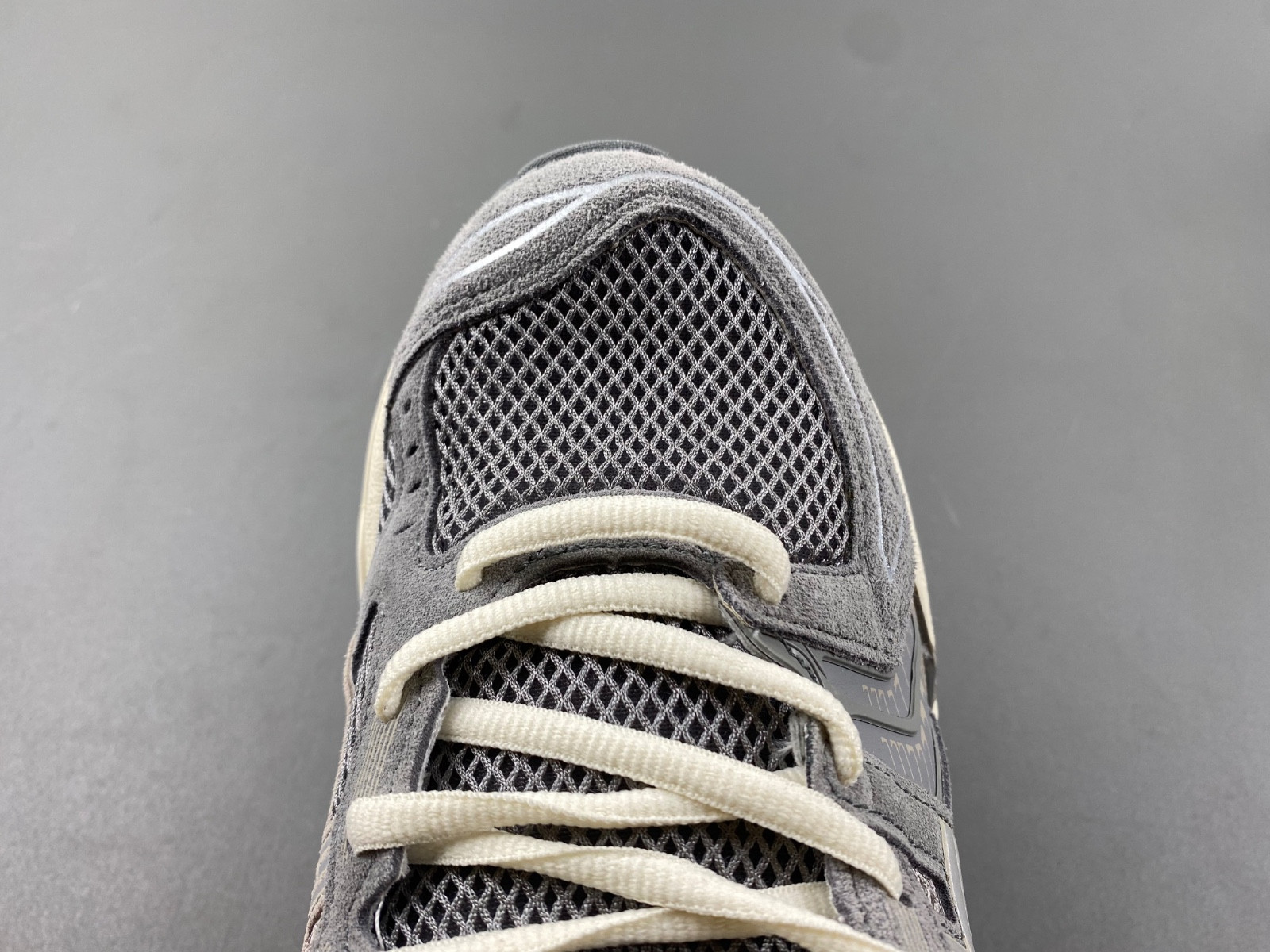 As*ic*s gel-kayano 14 1201a019-023