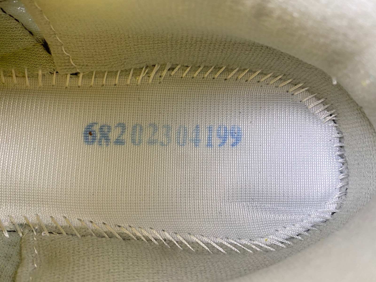 As*ic*s gel-kayano 14 1201a019-024