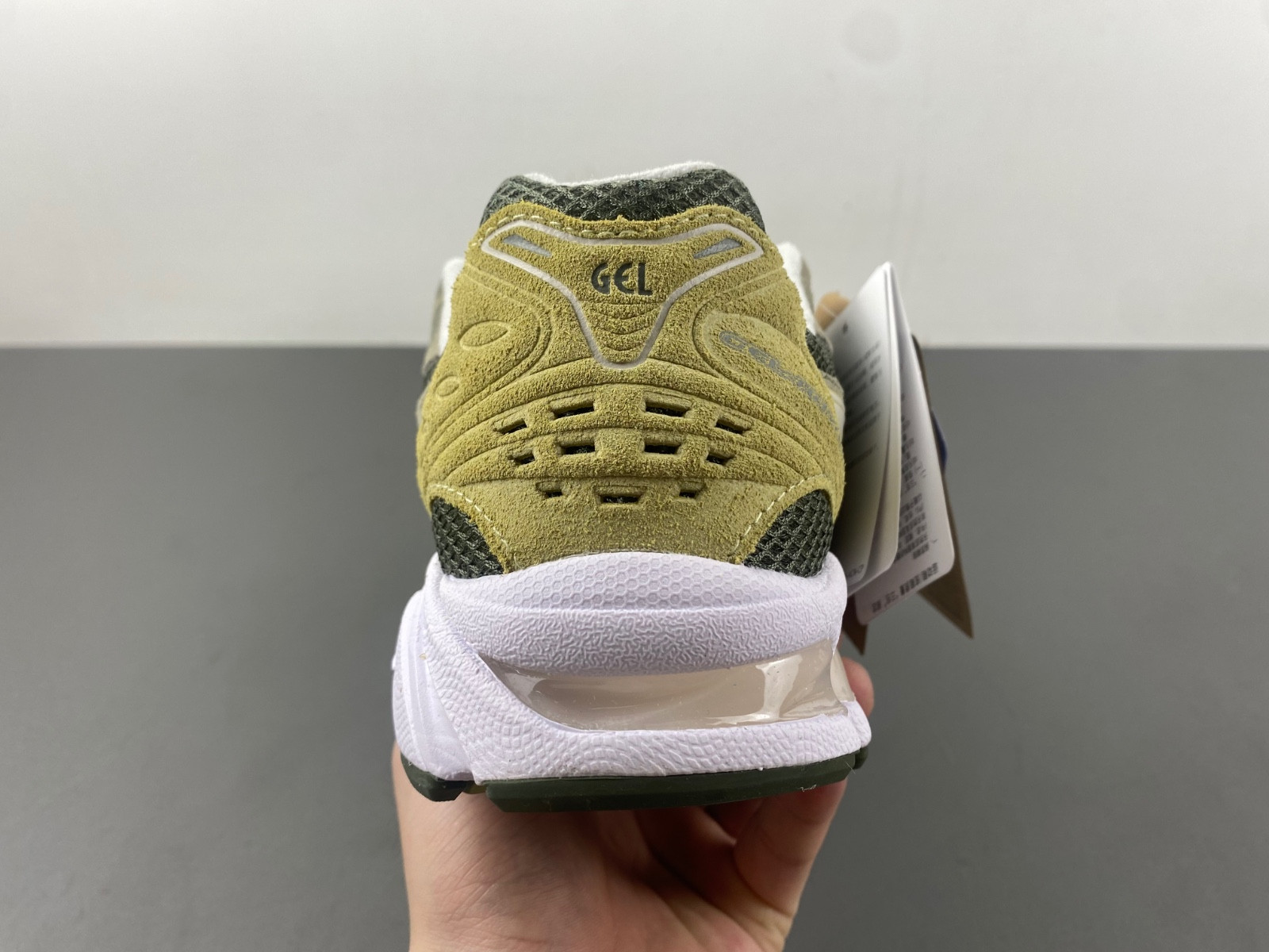 As*ic*s gel-kayano 14 1201a019-025