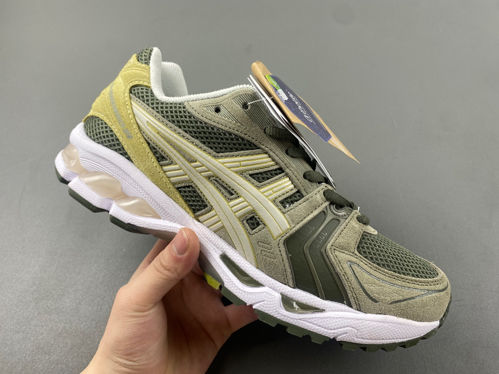 As*ic*s gel-kayano 14 1201a019-025