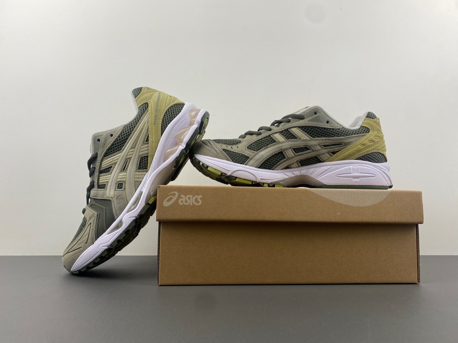 As*ic*s gel-kayano 14 1201a019-025