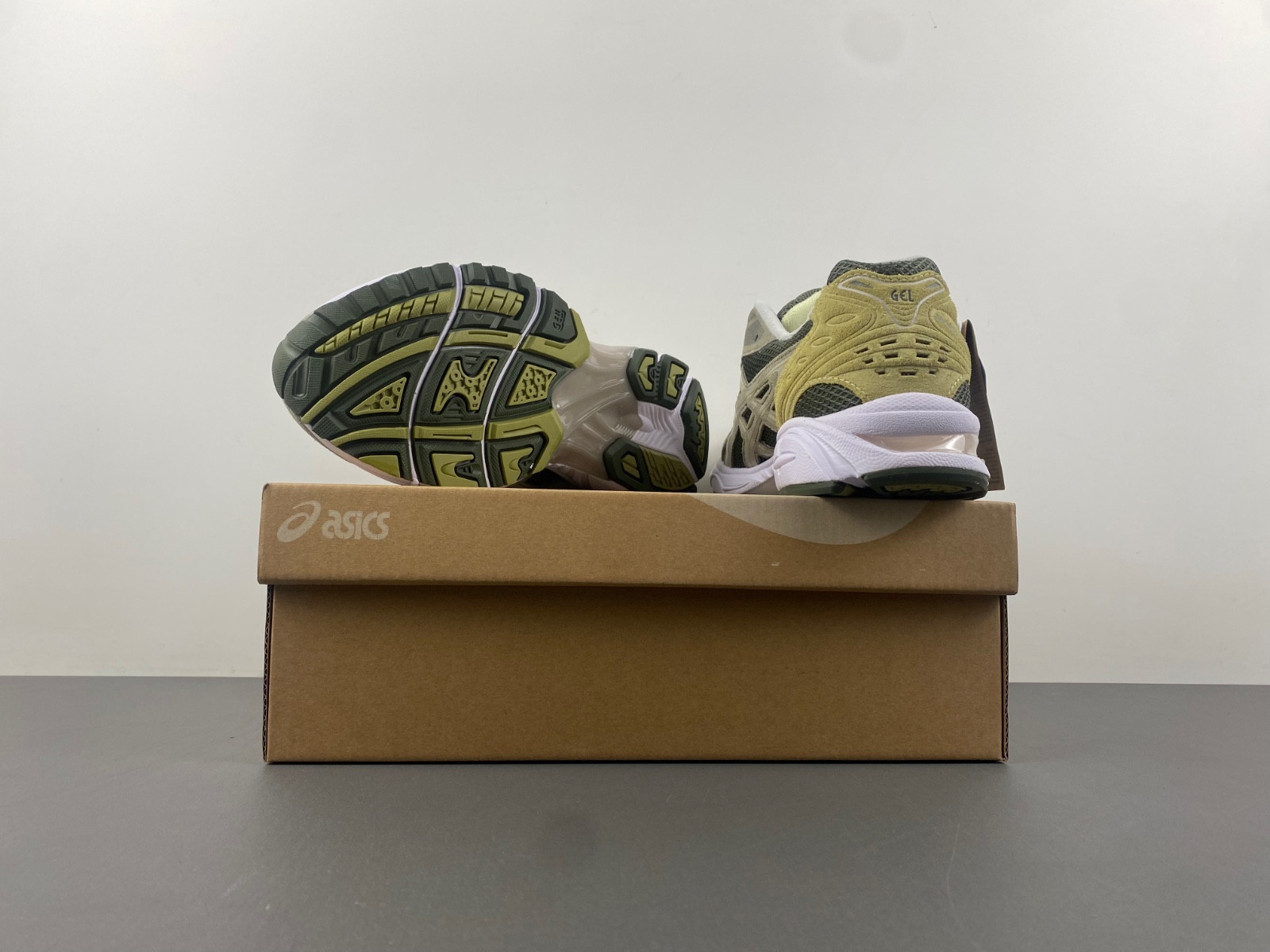 As*ic*s gel-kayano 14 1201a019-025