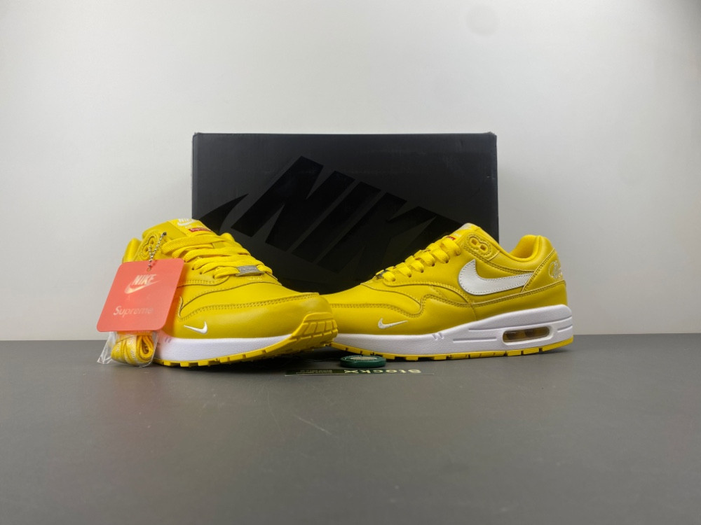 Supreme x Nike Air Max 1