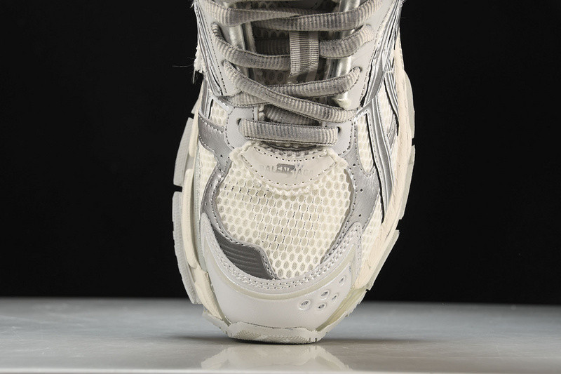 Balenciaga Runner W3RBL-8100