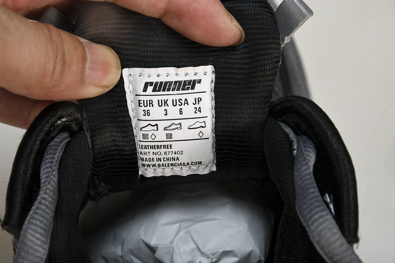 Balenciaga Runner W3RBR1515