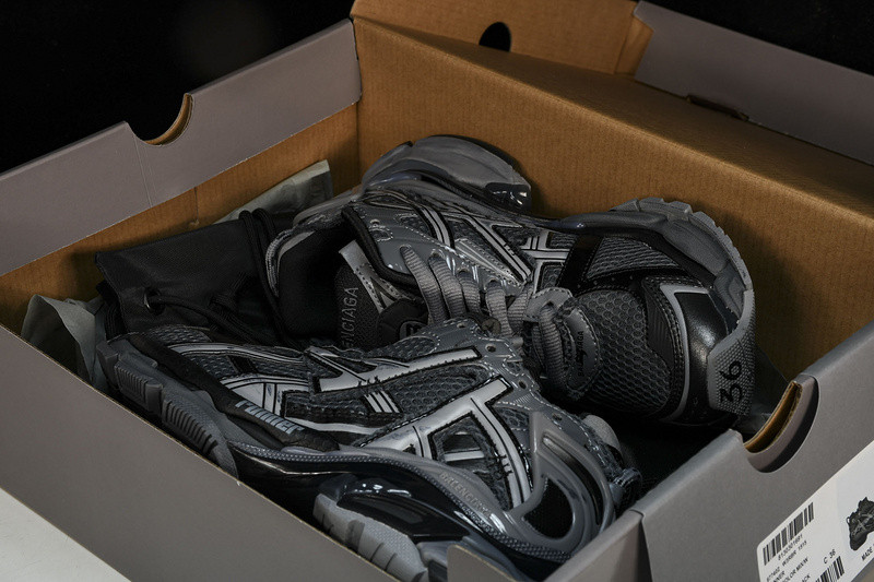 Balenciaga Runner W3RBR1515