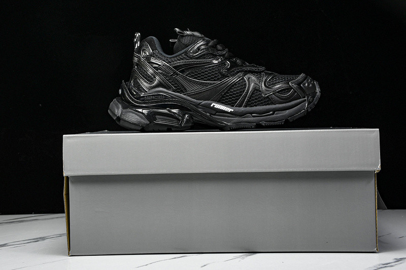 Balenciaga Runner W3RXP-1090
