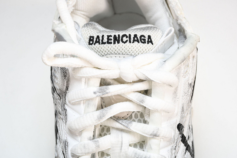 Balenciaga Runner 677402 W3RBQ 9010