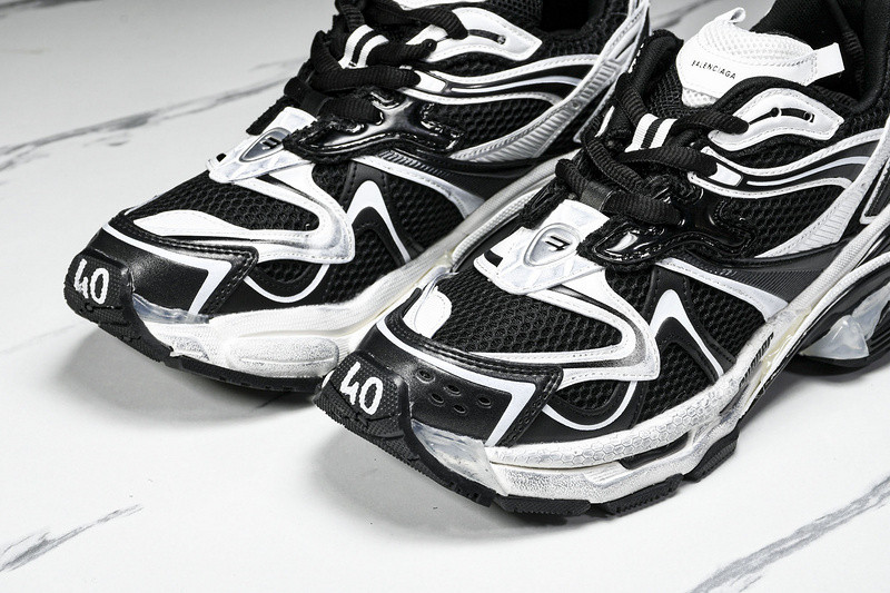 Balenciaga Runner W3RXP-0213