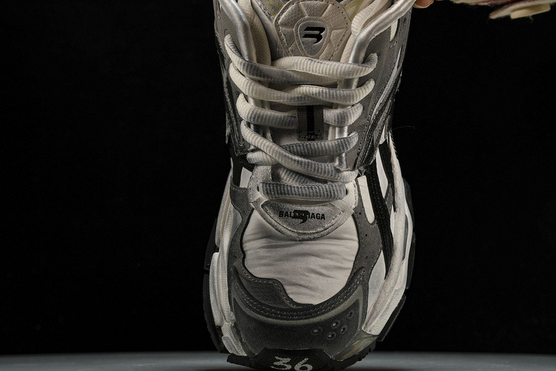 Balenciaga Runner W3RB5-9012