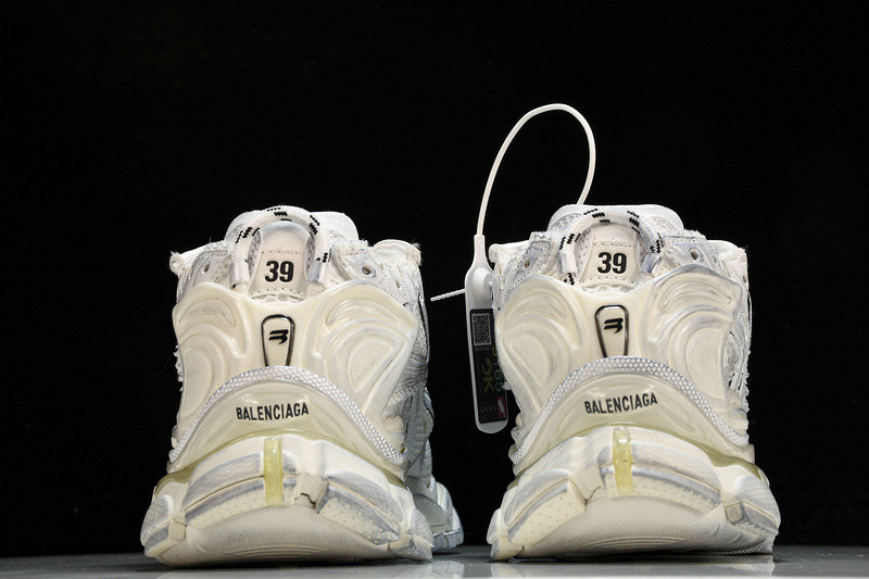 Balenciaga Runner W3RBW-0102