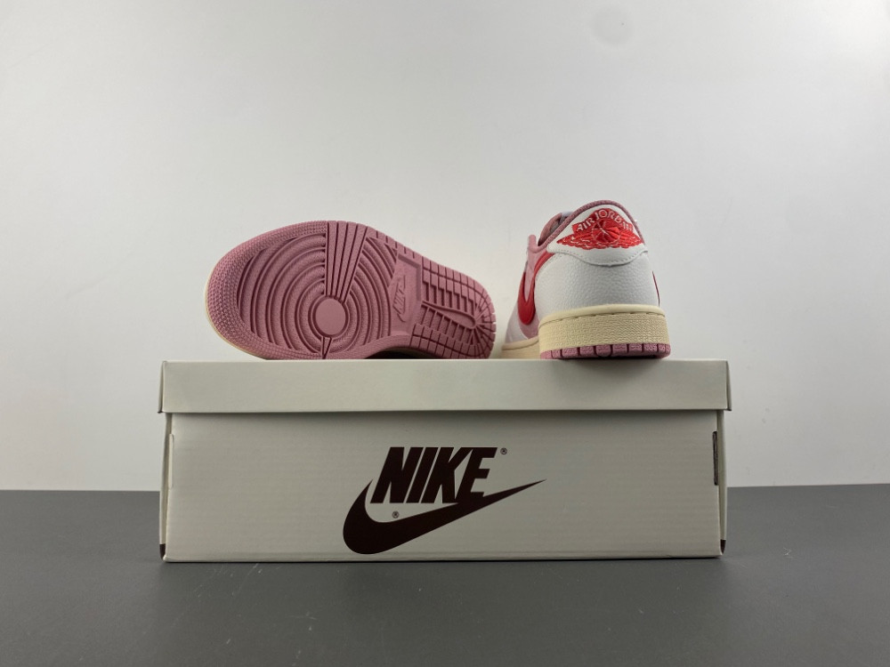 Travis Scott x Air Jordan 1 Low DM7866-100