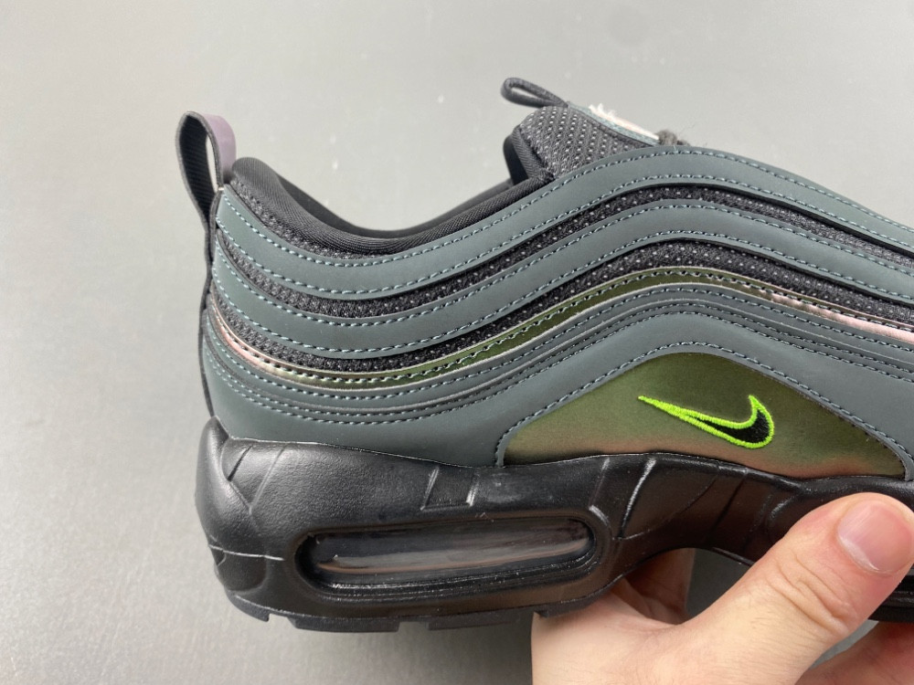 Nike Air Max 95/97 Division St. Ducks of a Feather Thunder II1711-900