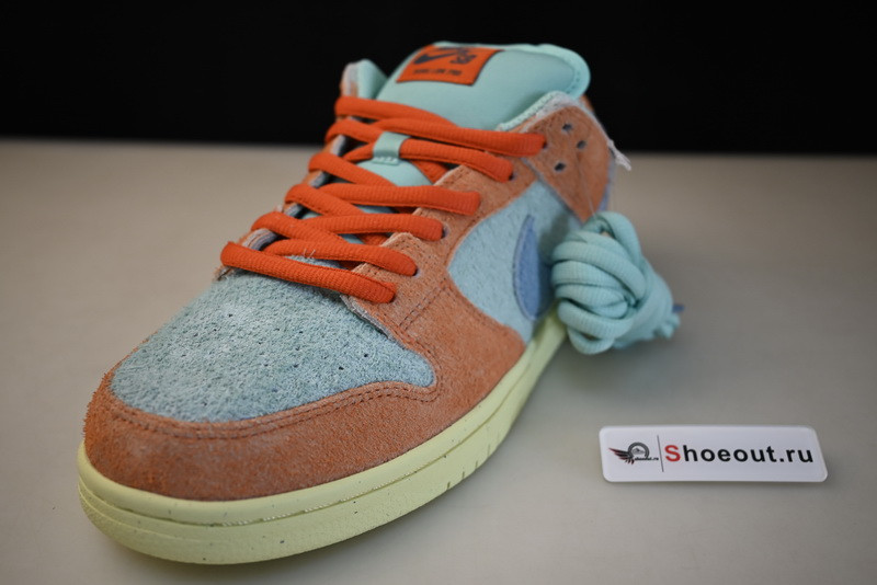Nike SB Dunk Low “Noise Aqua” DV5429-800