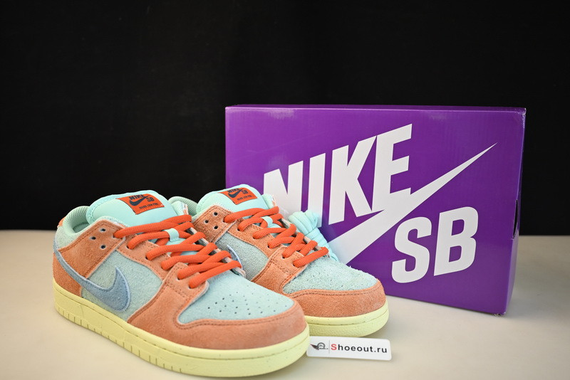 Nike SB Dunk Low “Noise Aqua” DV5429-800