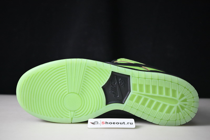 The Powerpuff Girls x Nike SB Dunk Low “Buttercup” FZ8319-300-01