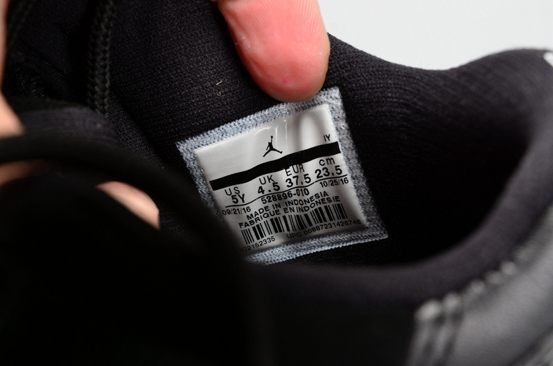 AIR JORDAN 11 RETRO LOW BG (GS) "BARON" womens 528896-010