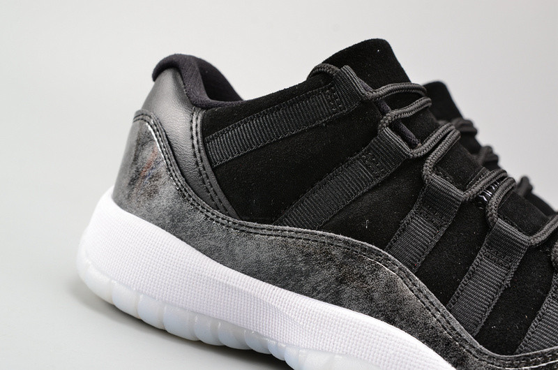 AIR JORDAN 11 RETRO LOW BG (GS) "BARON" womens 528896-010