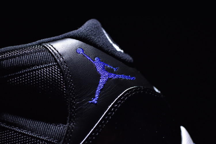 AIR JORDAN 11 RETRO "SPACE JAM 2016 RELEASE" 378037-003