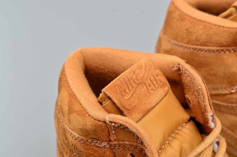 Air Jordan 1 Retro High OG “Wheat” Golden Harvest/Elemental Gold mens 555088-710