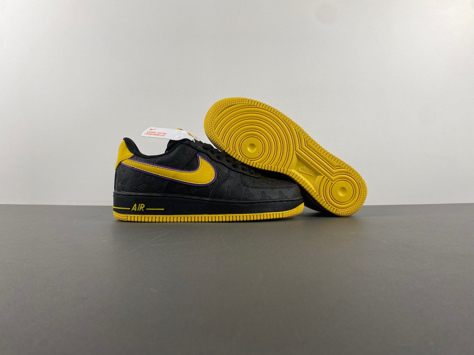 Kobe Bryant x Nike Air Force 1 Low HV5122-001