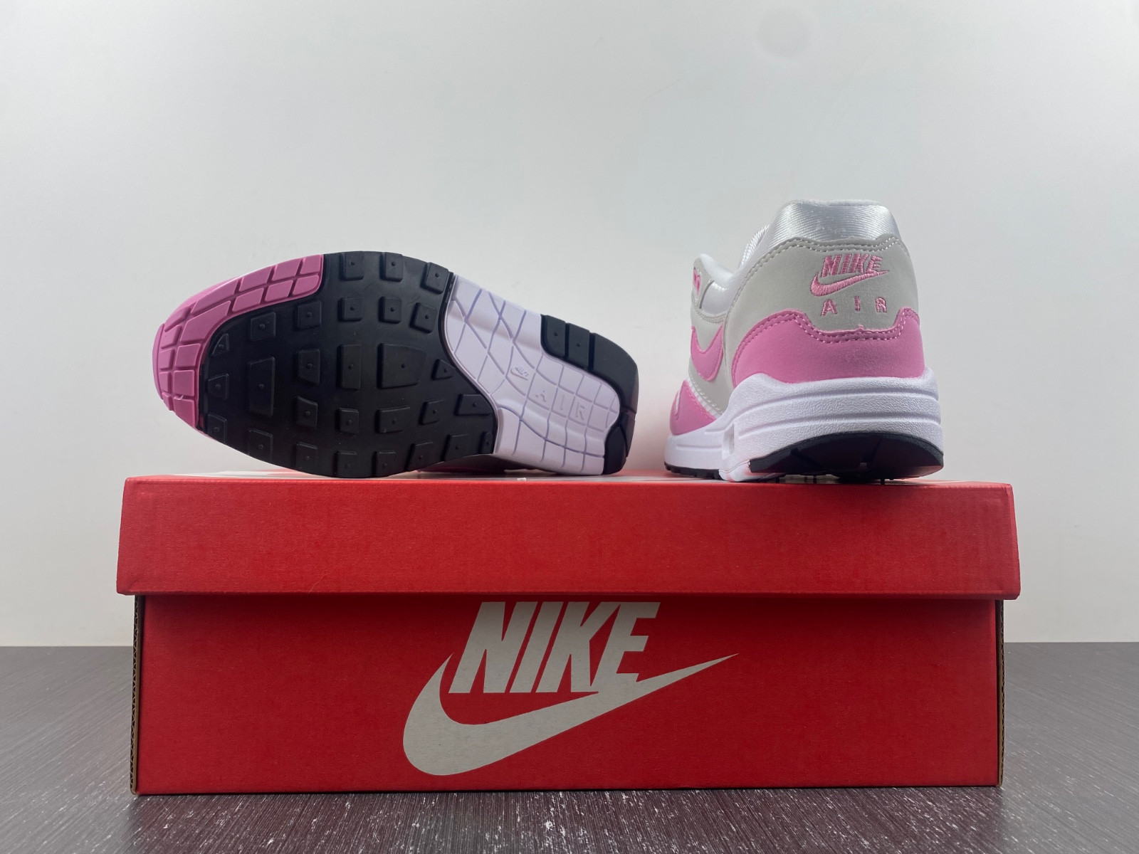 Nike Air Max 1 WMNS “Fuchsia Dream“ DZ2628-001