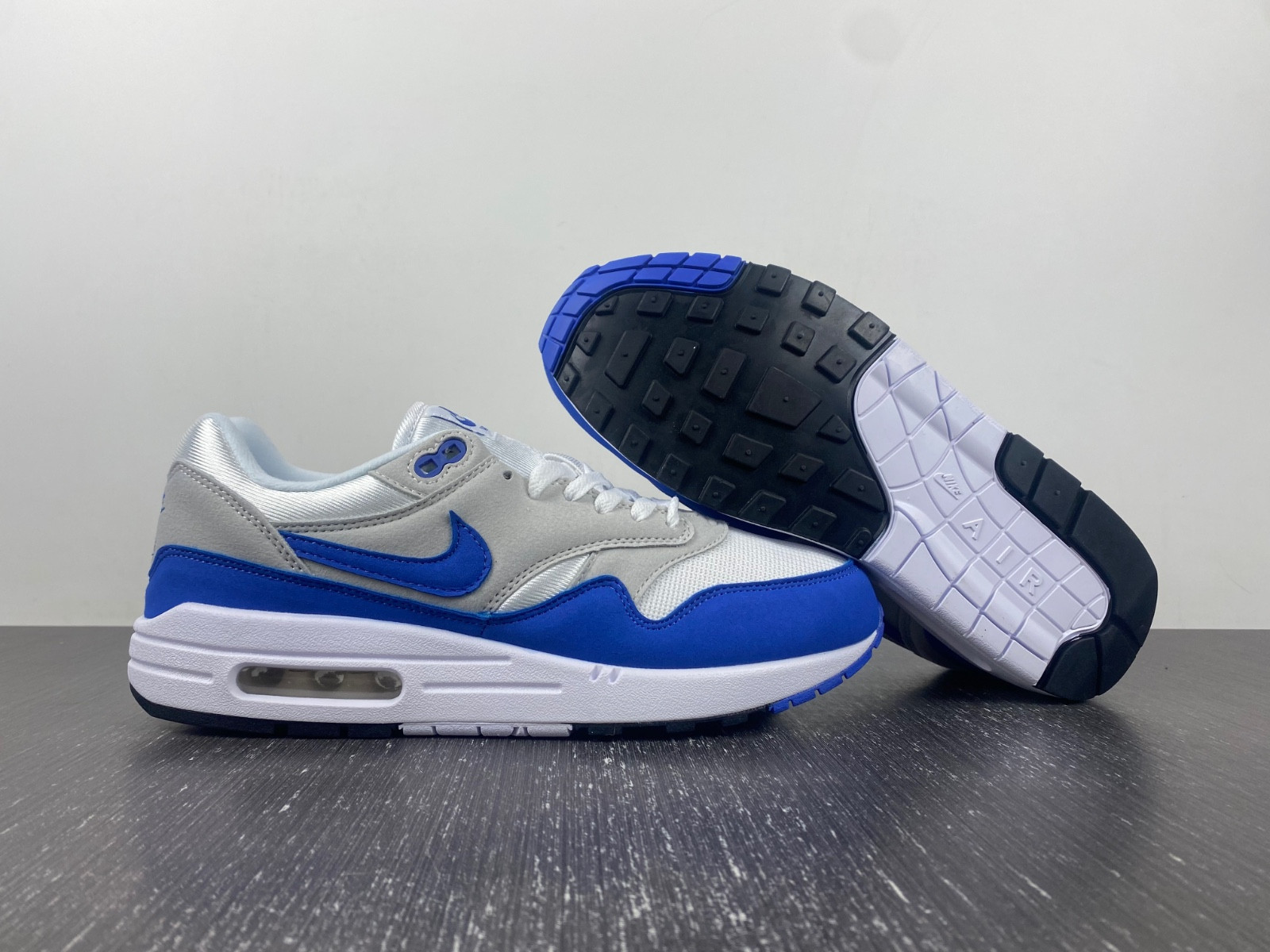 Nike Air Max 1 OG “Anniversary” 908375-101