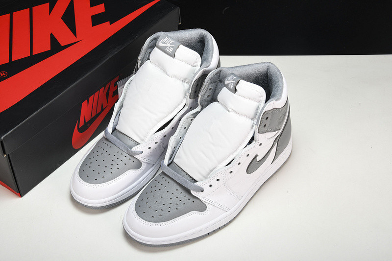 Air Jordan 1 High OG “Stealth” 555088-037