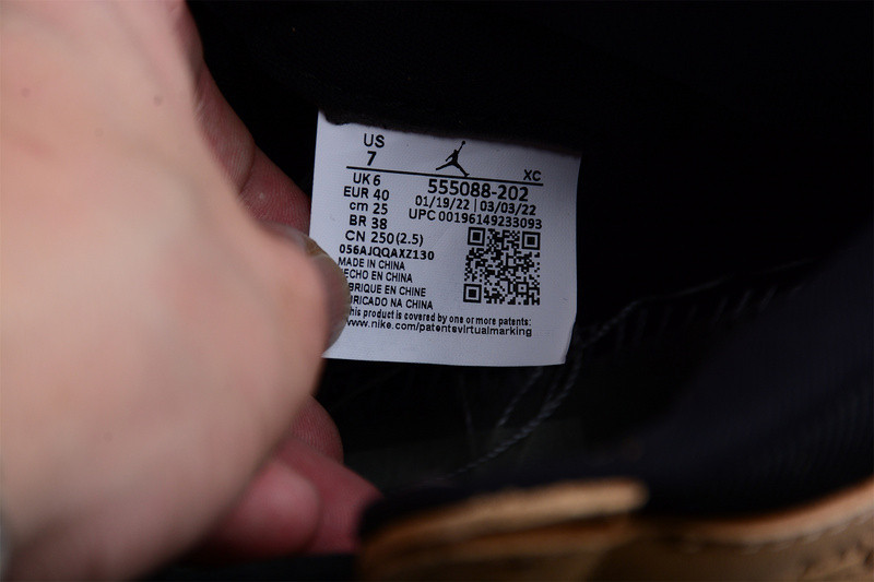 Air Jordan 1 High OG “Heirloom” 555088-202