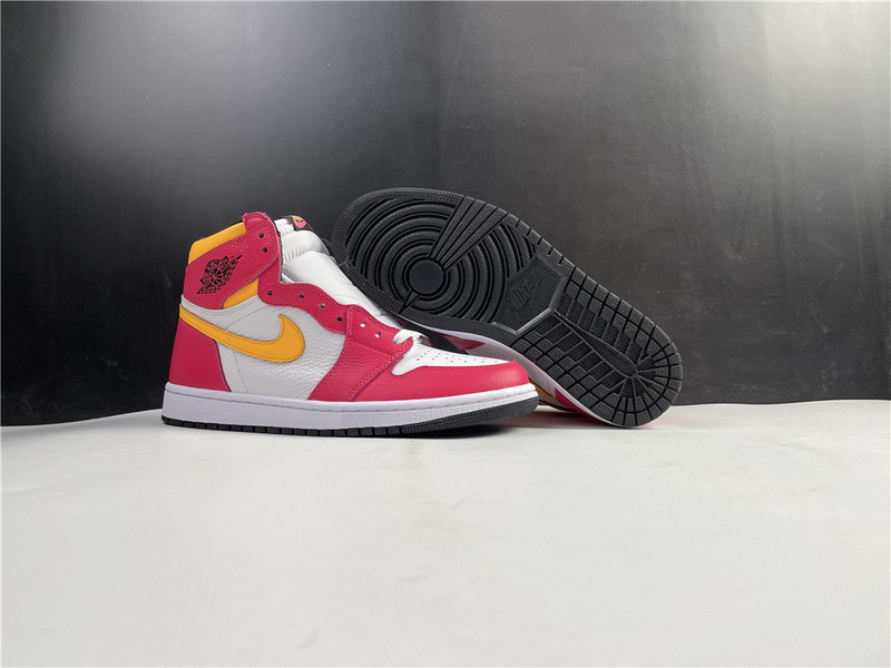 Air Jordan Retro 1 High OG “Light Fusion Red” 555088-603