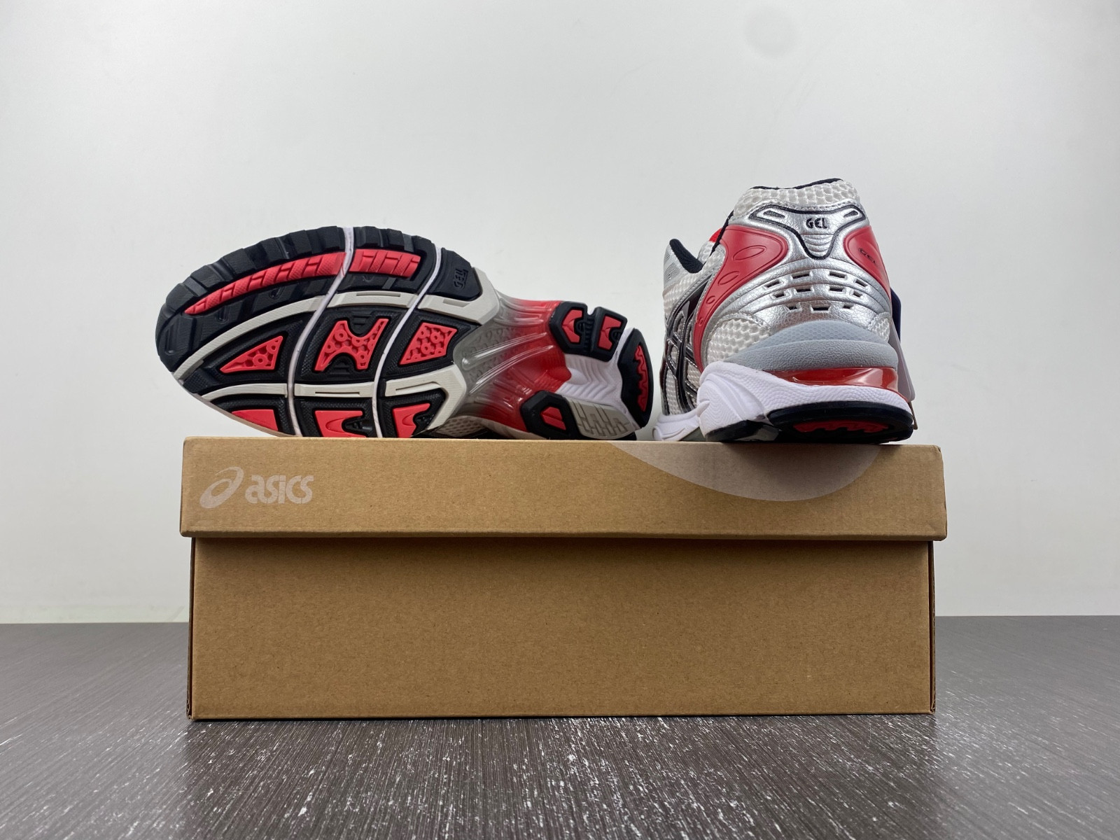 As*ic*s gel-kayano 14 1201a019-103