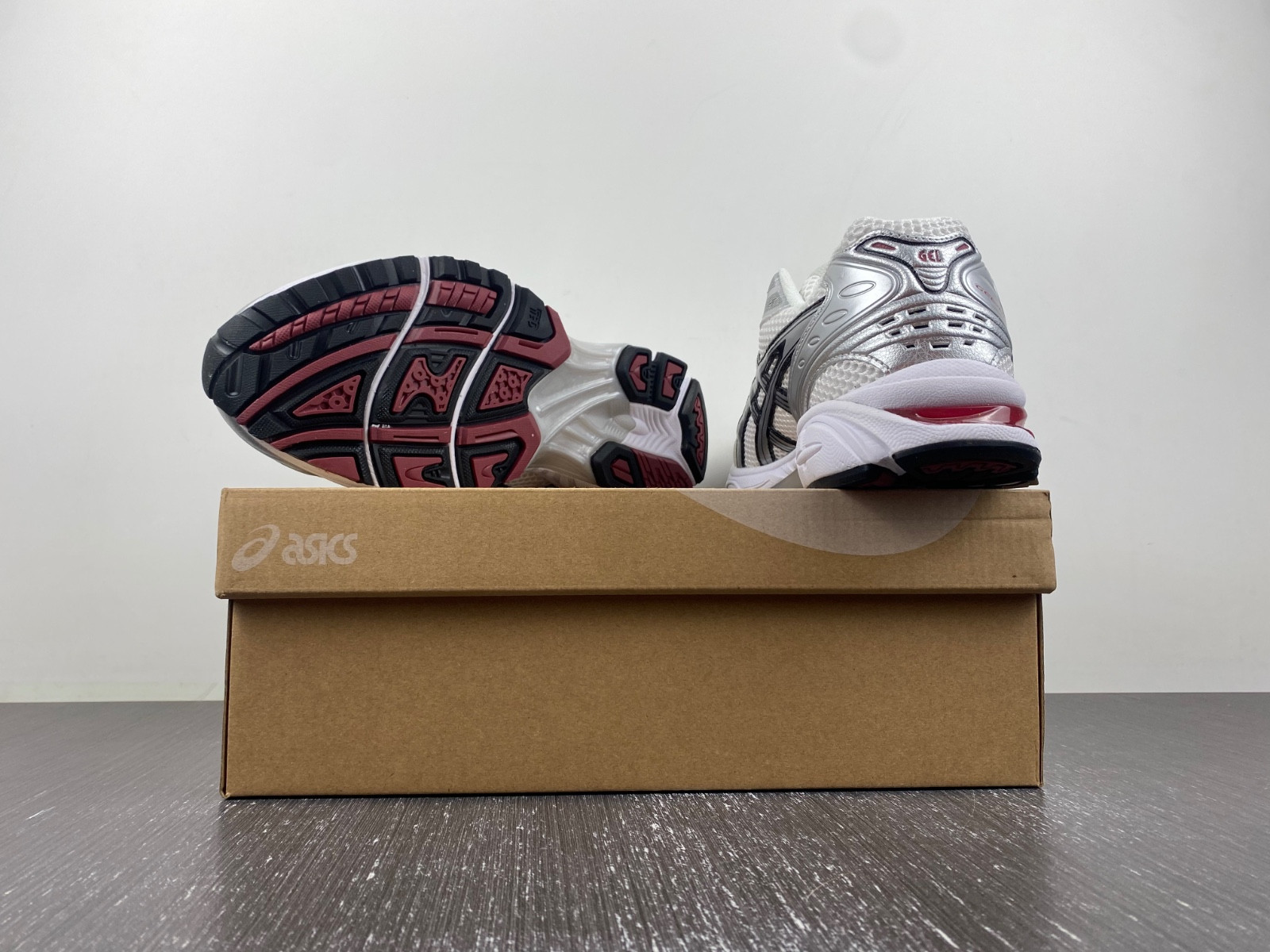 As*ic*s gel-kayano 14 1201a019-104