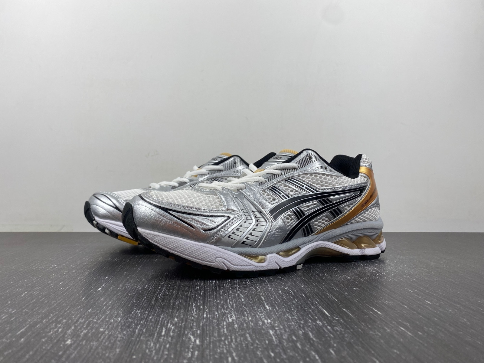 As*ic*s gel-kayano 14 1201a019-102