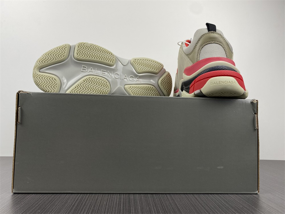 BLCG Triple S 524039-w06f1-9000