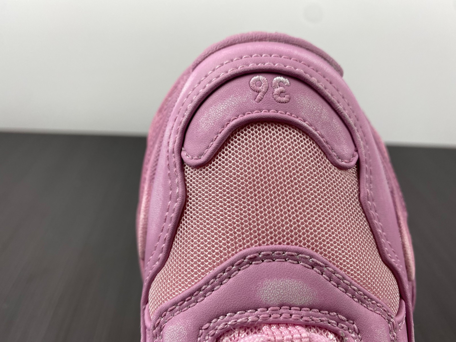 BLCG Triple S 524039-W3CN3-5000