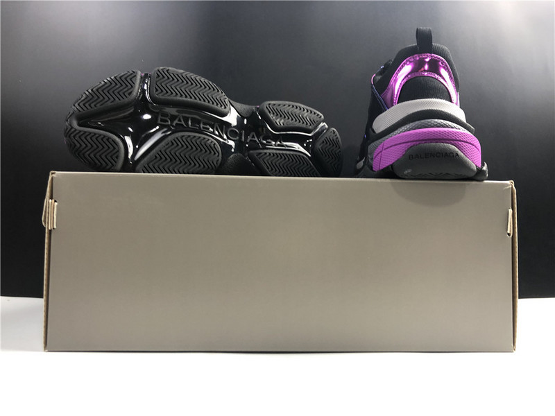 BLCG Triple S 524039-W2FW1-1976