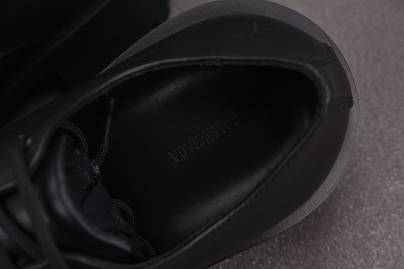 Ba*len*cia*ga hummer