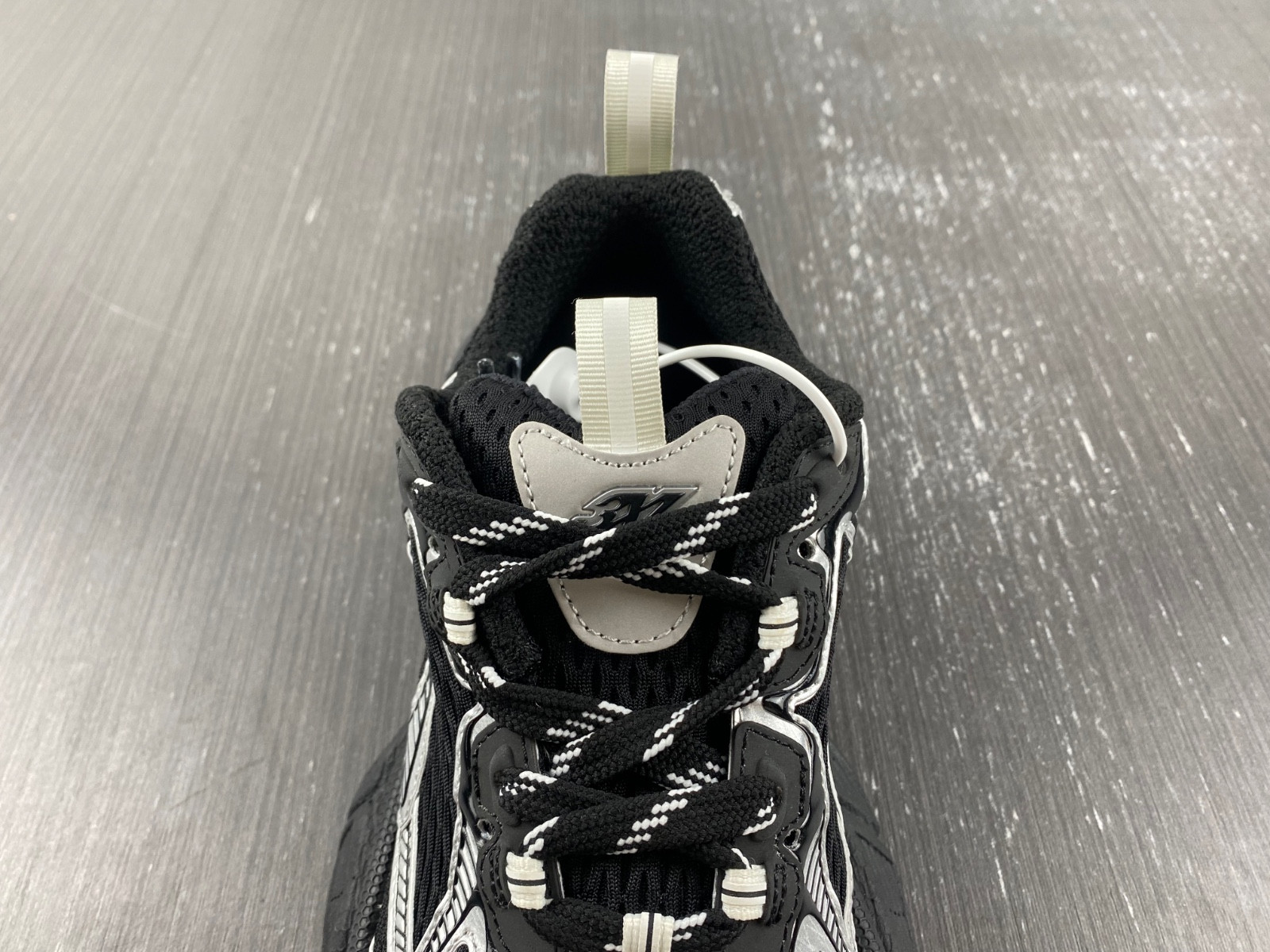 Ba*len*cia*ga 3xl  734733 w3rb5 0218