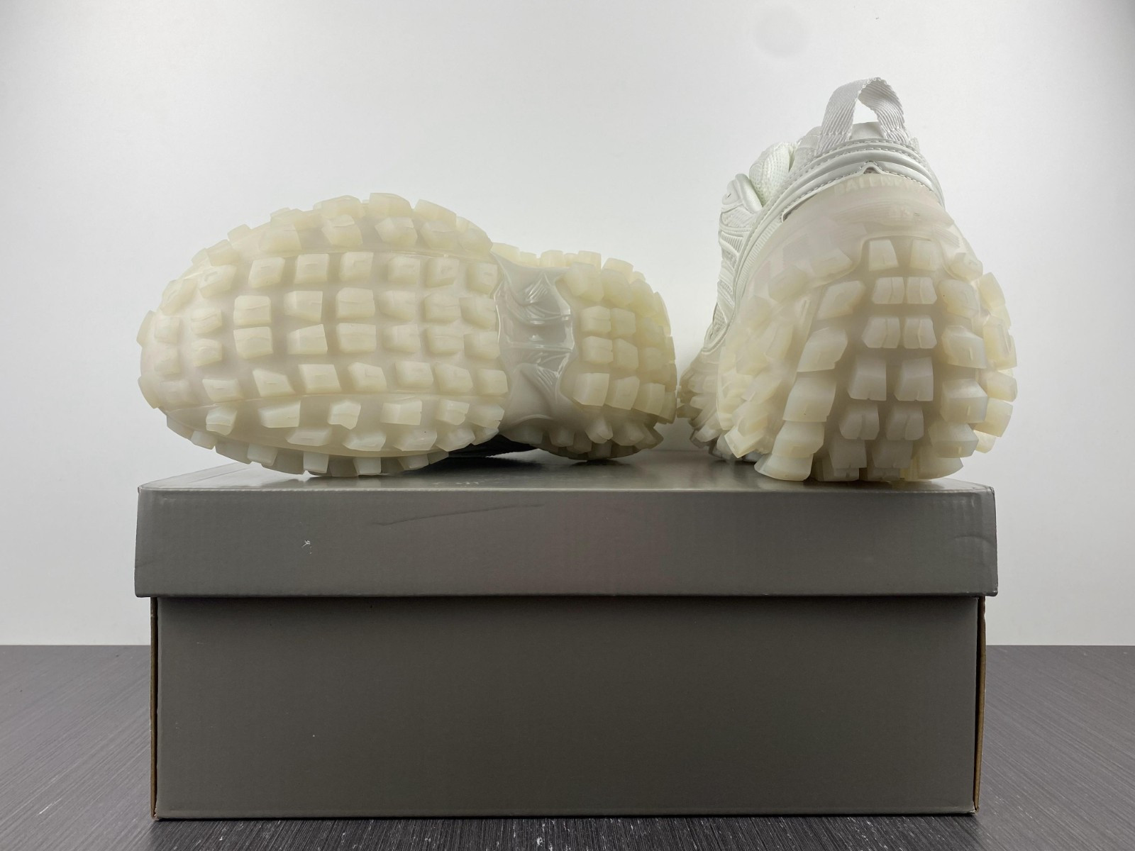 Ba*len*cia*ga blc0824