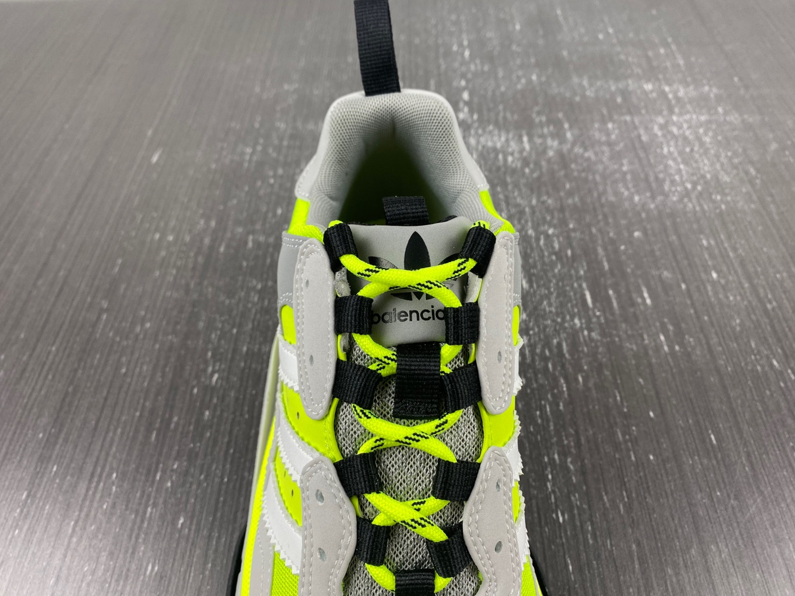 Ba*len*cia*ga triple s  712821 w2zb5 7512