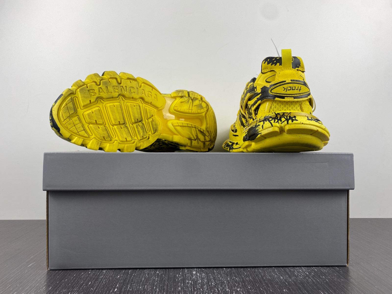 Ba*len*cia*ga track 542023 w3rra 7810