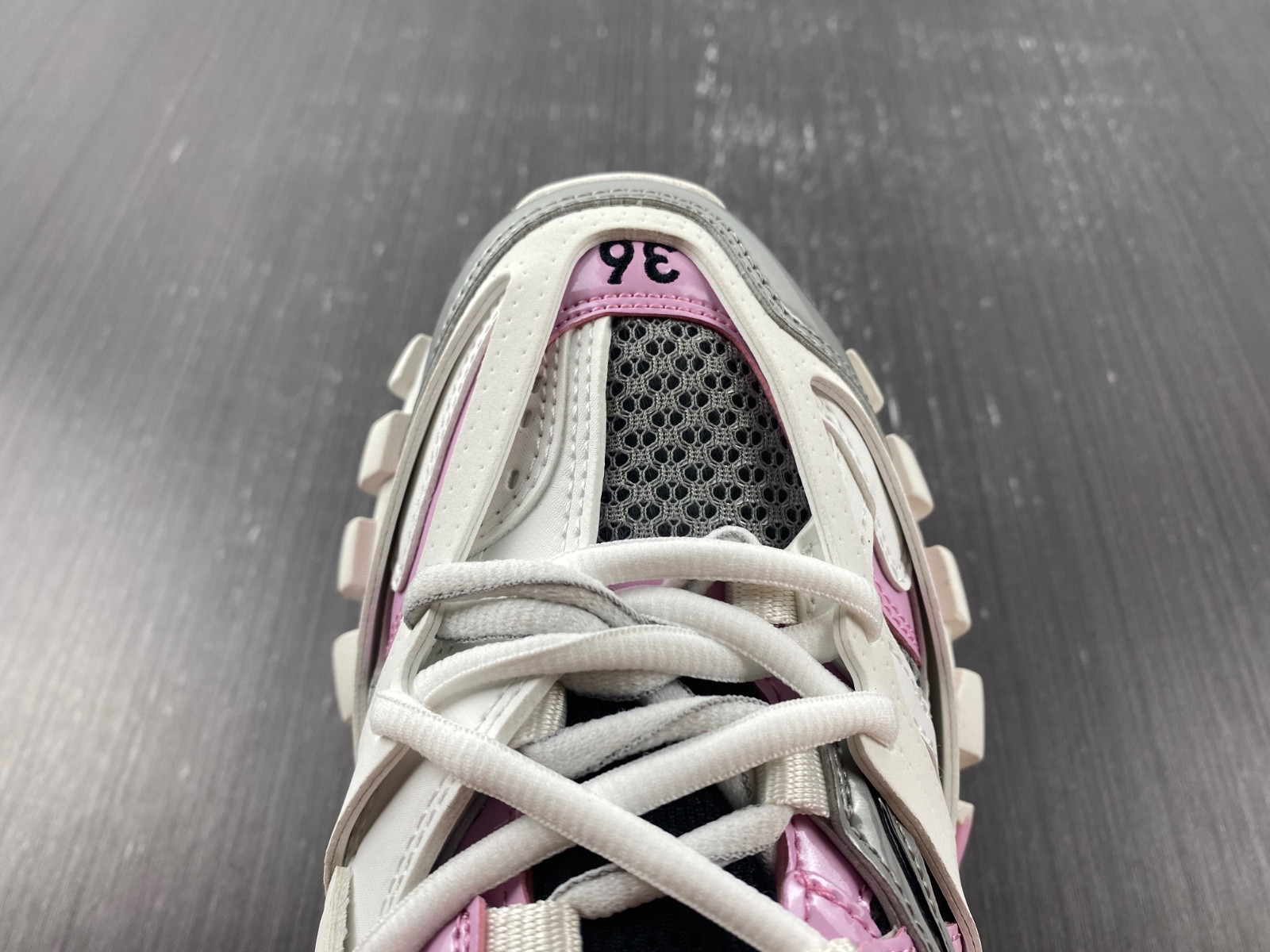 Ba*len*cia*ga track 542436 w2fs9 9041