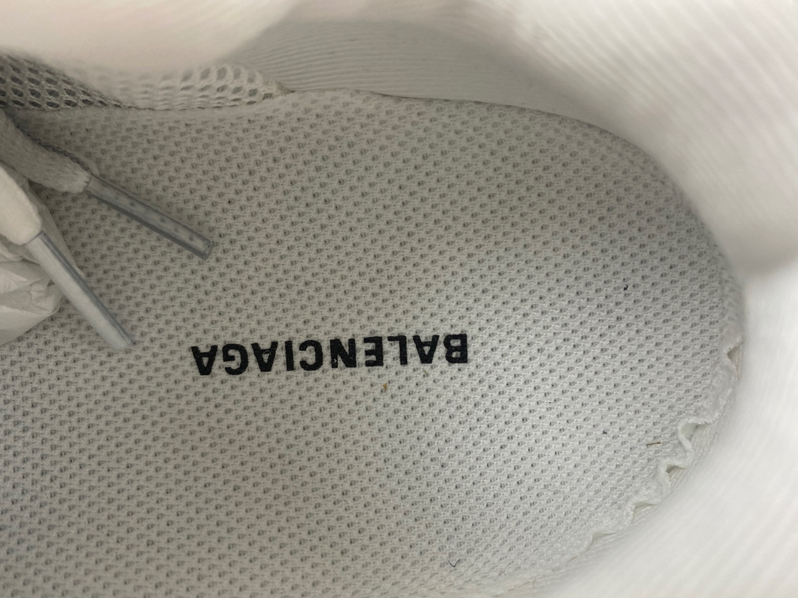 Ba*len*cia*ga track 542436 w2fs9 9041