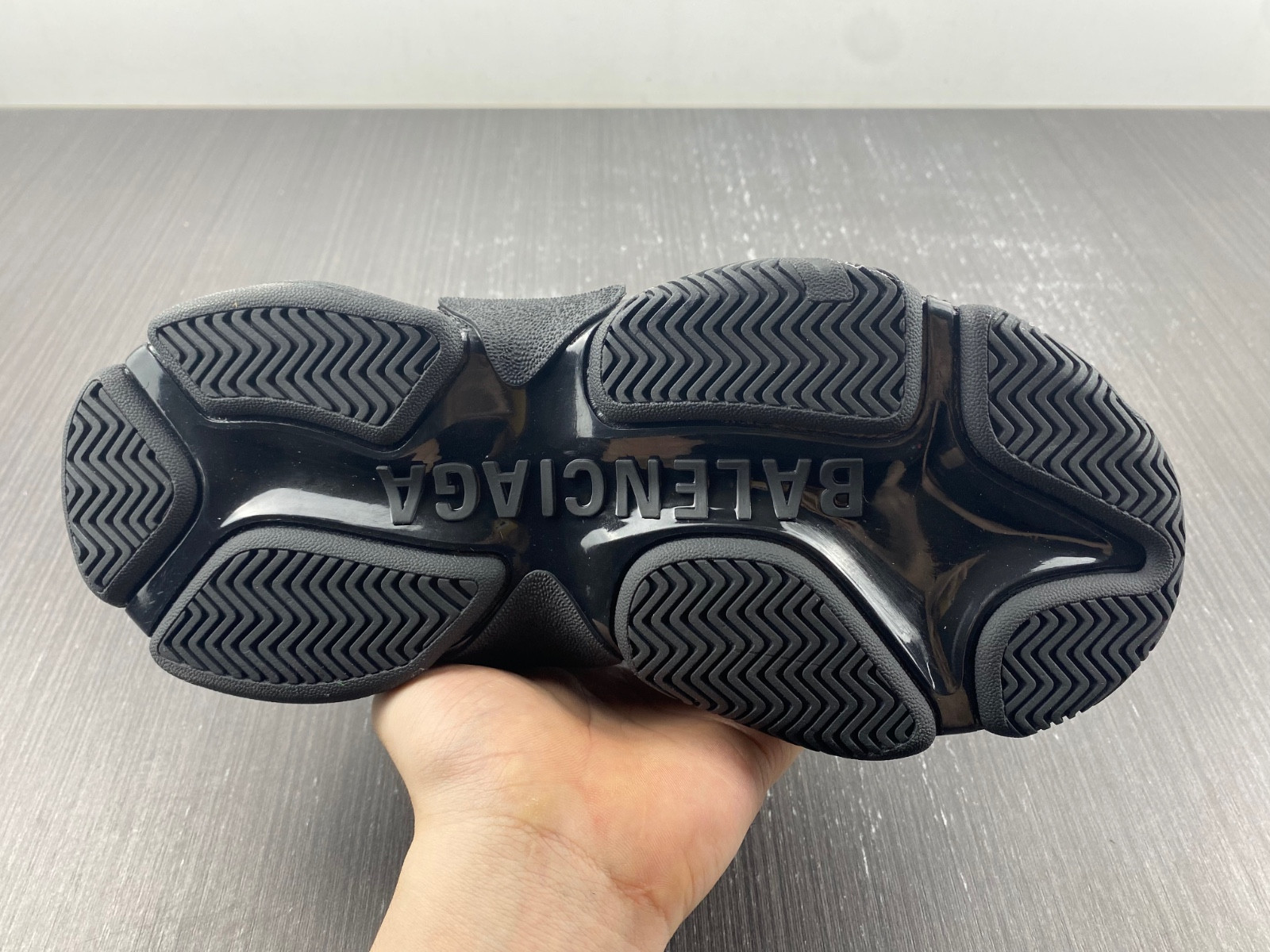 Ba*len*cia*ga triple s 524039 w2fn3 9025