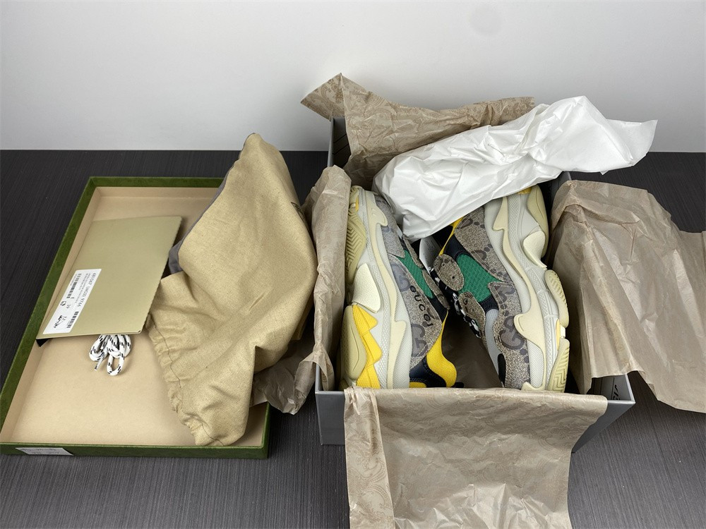 Ba*len*cia*ga triple s x gc