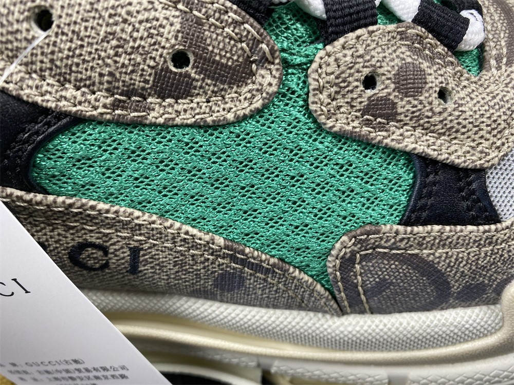 Ba*len*cia*ga triple s x gc