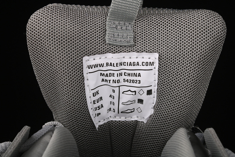 Ba*len*cia*ga track w2la13253