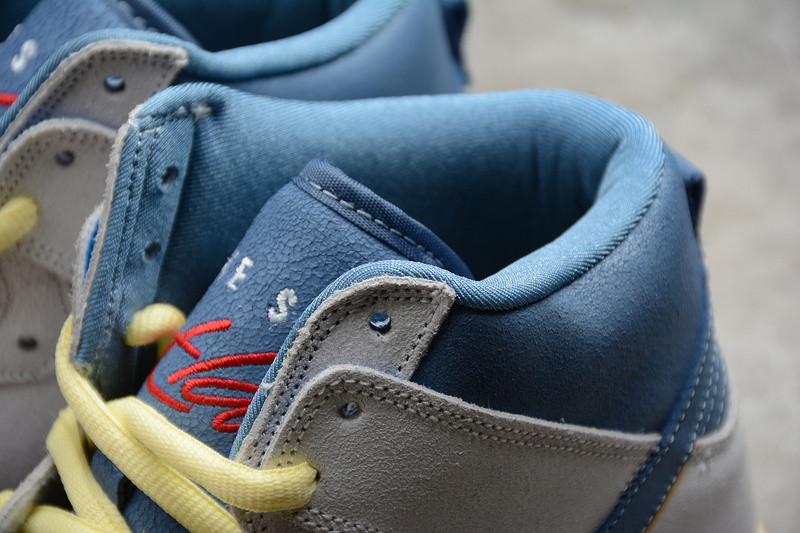 Atlas x Nike SB Dunk High CZ3334-100