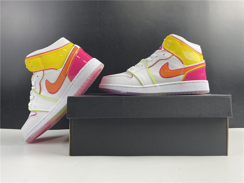 Air Jordan Retro 1 Mid Edge Glow CV4611-100
